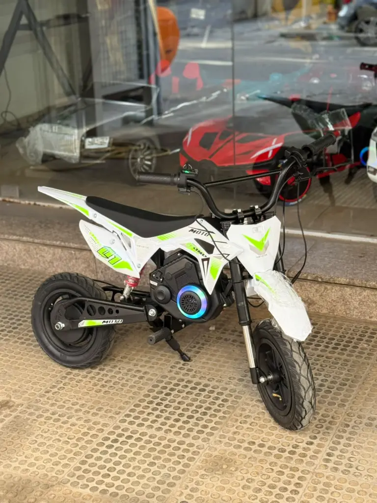 M600-04.webp