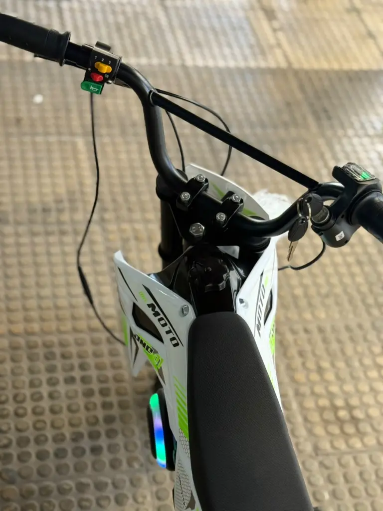 M600-03.webp